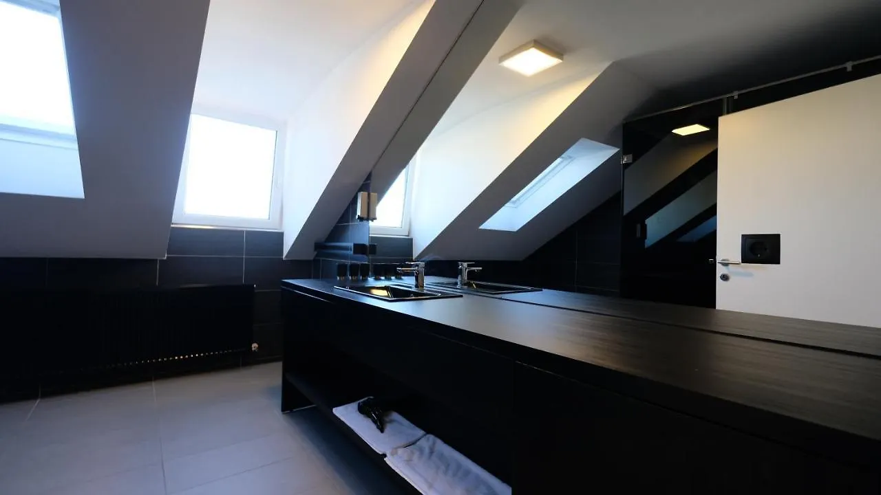 Apartahotel Blackhome Salzburg City I Contactless Check-In